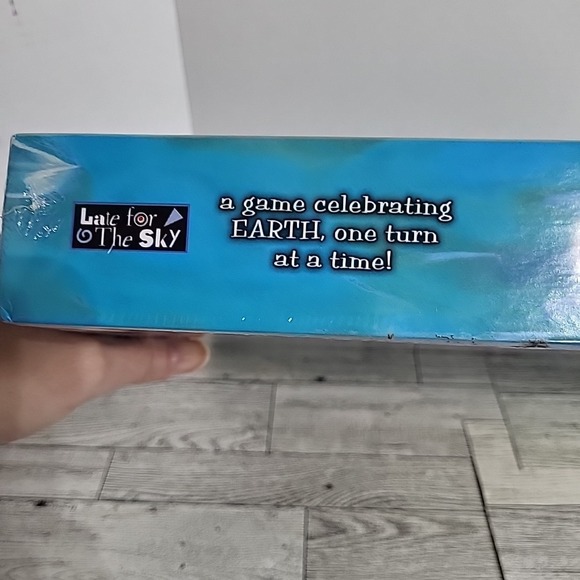 Earthopoly Celebrating Earth Board Game New & Sealed By Late for the Sky NEW - Picture 4 of 6